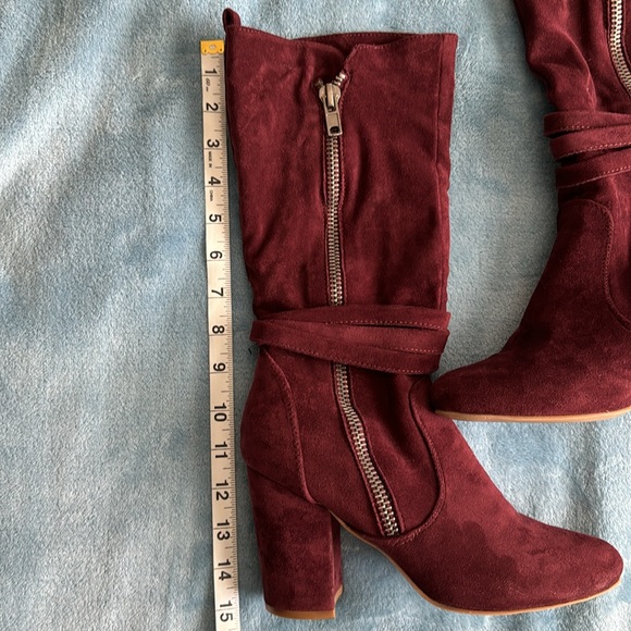 Very G Mid Calf Burgundy Suede Boots - Size 8 - Picture 9 of 9